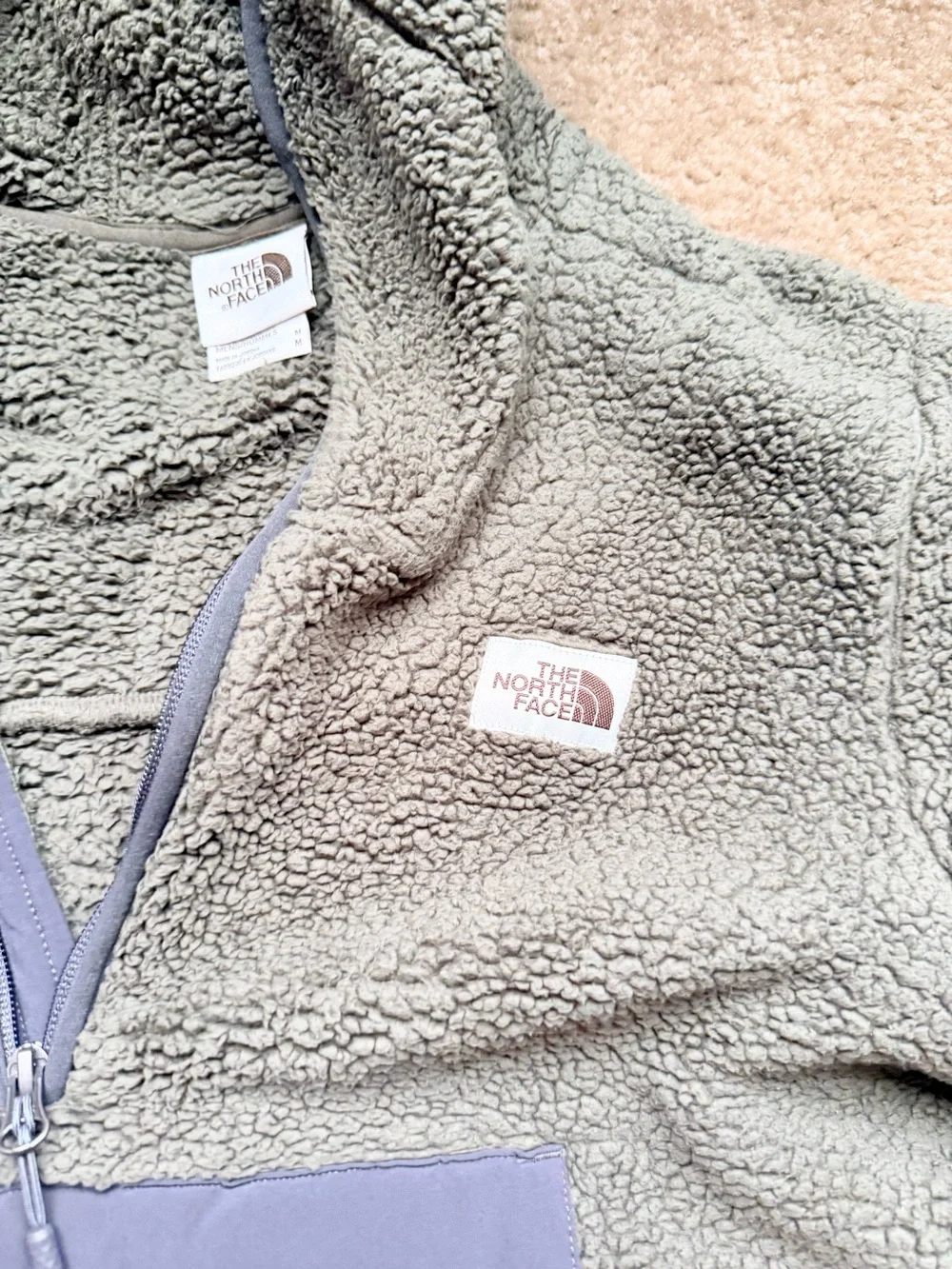 The North Face men’s hoodie campshire Sherpa Fleece Pullover in Sage Green sz m